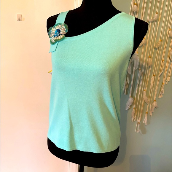 Joseph A sleeveless top - Picture 1 of 6